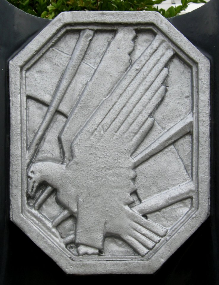 Allegheny County Airport Terminal, Planter, Eagle Plaque, 2020-06-20