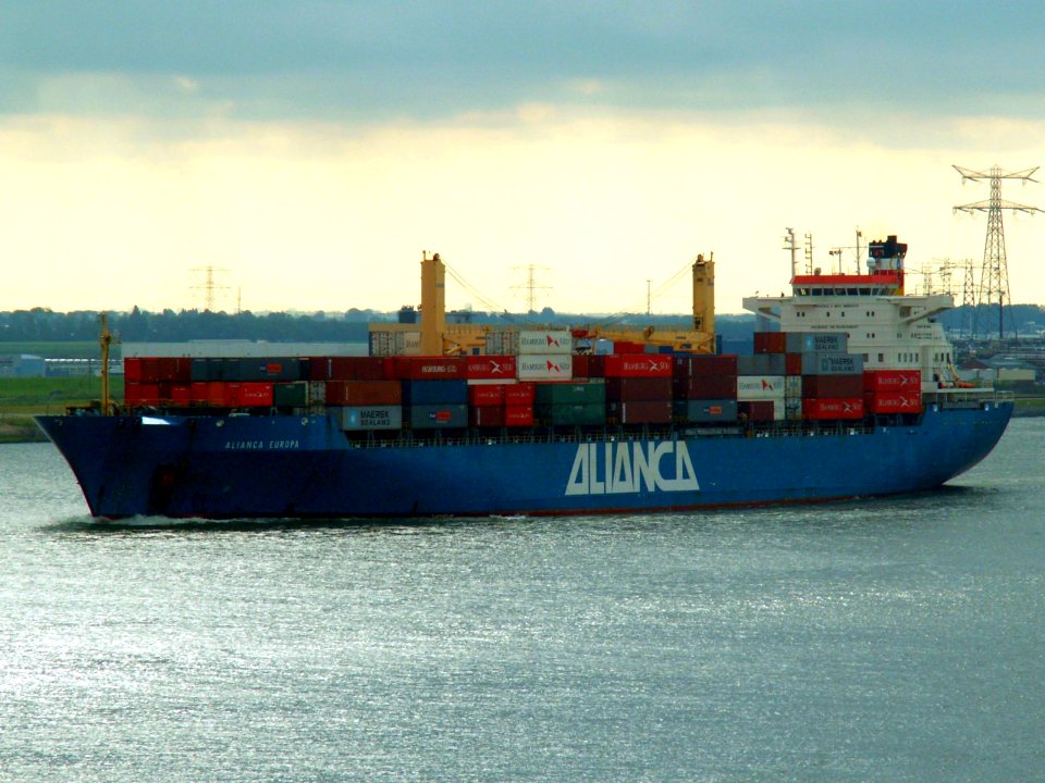 Aliança Europa - IMO 9000742 - Callsign PPSV, Port of Rotterdam 20-Jun-2006
