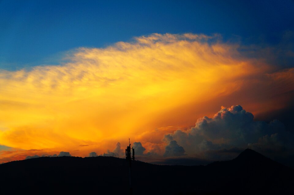 San salvador fire sky