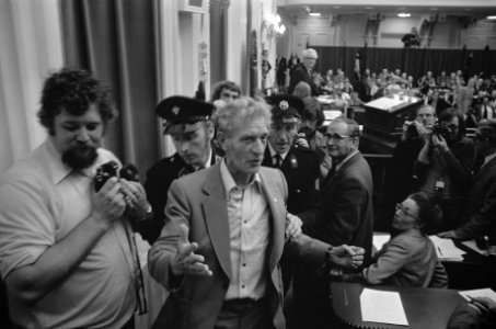 Algemene beschouwingen Tweede Kamer , indringer wordt uit de Kamer verwijderd, Bestanddeelnr 926-7400