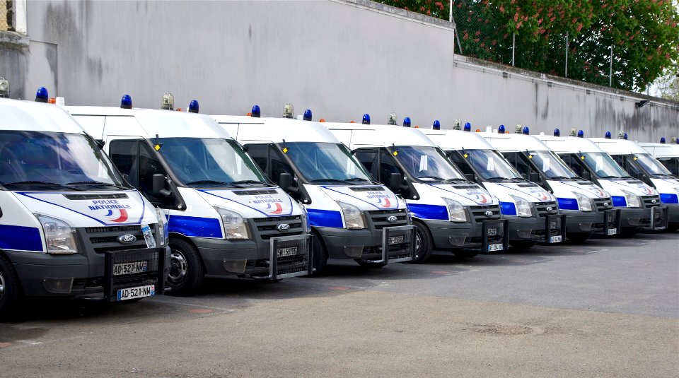 Alignement cars police Ford
