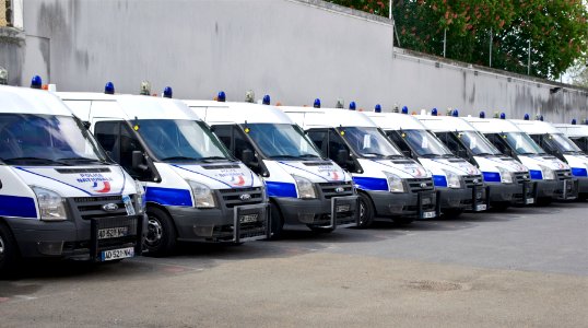 Alignement cars police Ford