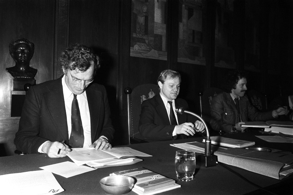 Algemene beschouwingen Amsterdamse gemeenteraad Cees Goekoop (l) en Cees de Clo, Bestanddeelnr 928-9765