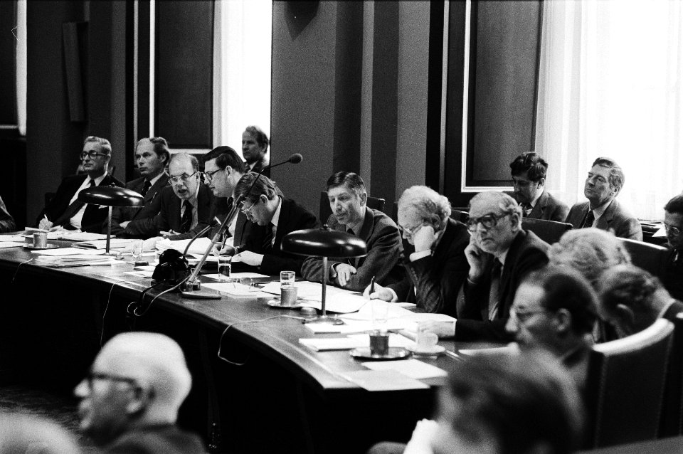 Algemene Beschouwingen in de Eerste Kamer het voltallige kabinet van Agt I, ach, Bestanddeelnr 930-5612