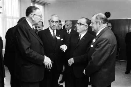 Algemene Verg. Verbond Ned. Ondernemingen in Den Haag Congresgebouw . Wemmers-B, Bestanddeelnr 924-0203