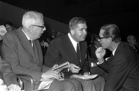 Algemene ledenvergadering VPRO in Congresgebouw Den Haag mr.dr. T. Vorstins Kruy, Bestanddeelnr 921-9387