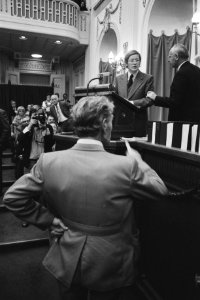 Algemene beschouwingen Tweede Kamer , man is de Kamer binnengedrongen en probeer, Bestanddeelnr 926-7384