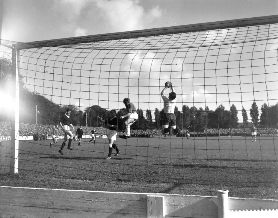 Alkmaar tegen Rapid, keeper Jacobs in actie, Bestanddeelnr 911-6252