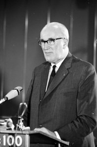 Algemene Vergadering van Nederlandse Vereniging Wegenbouw voorzitter ir. Prins t, Bestanddeelnr 920-0330