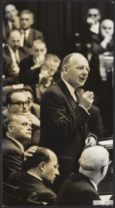 Algemene Beschouwingen in de Tweede Kamer. Antwoord van de regering. Minister Vo, Bestanddeelnr 093-0255