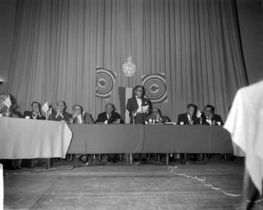 Algemene Vergadering AVRO Overzicht Mr P Nachtegaal en mr H A Wassenbergh, Bestanddeelnr 912-7169