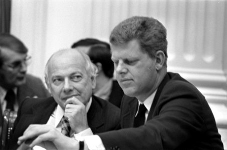Algemene beschouwingen Tweede Kamer minister president Den Uyl (l) en minister, Bestanddeelnr 927-5060