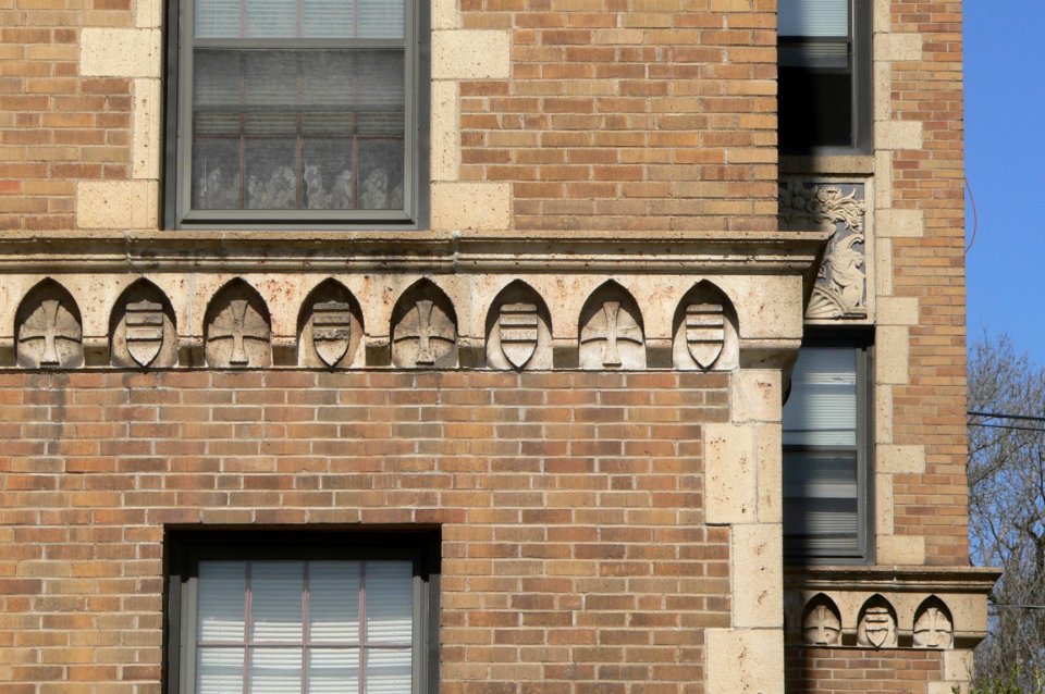 Alhambra Apts (Sioux City) S wall ornament 2