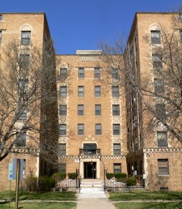 Alhambra Apts (Sioux City) center from S 1