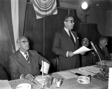 Algemene jaarvergadering van de AVRO te Assen, voorzitter van de AVRO jhr Th R, Bestanddeelnr 911-4102