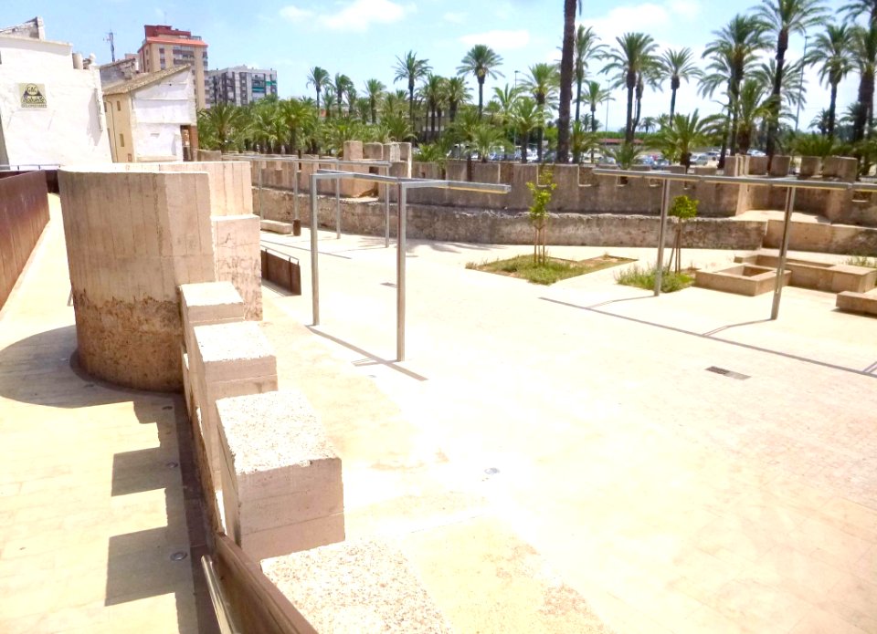 Alcira - Restos de las murallas