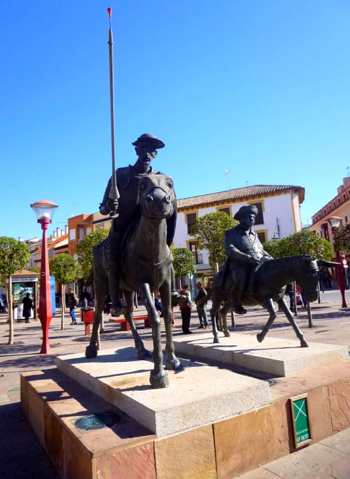 Alcázar de San Juan - Monumento a Don Quijote y Sancho Panza 02