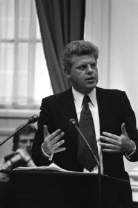 Algemene beschouwingen Tweede Kamer nr 23A Dolman (PvdA), nr 24A, 25A, 26A, Bestanddeelnr 928-1982