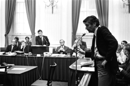 Algemene beschouwingen Tweede Kamer CDA-lid Lubbers interrumpeert premier Van , Bestanddeelnr 929-9444