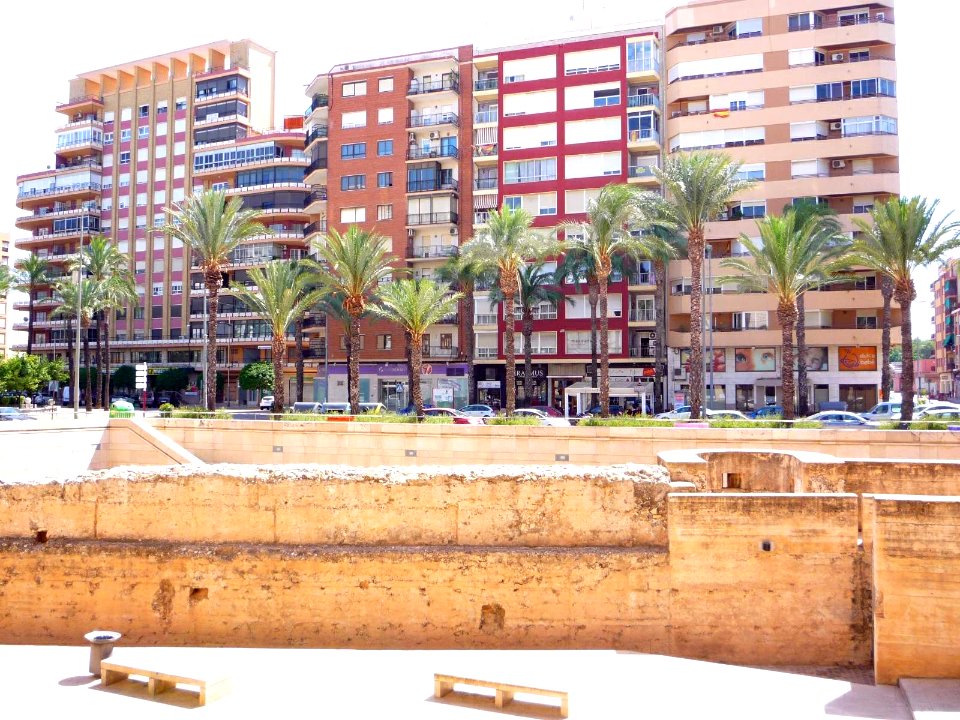 Alcira - Restos de las murallas musulmanas y Capilla de la Sang 5