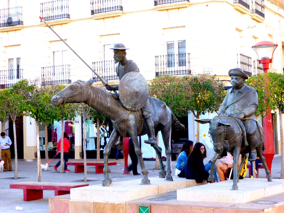 Alcázar de San Juan - Monumento a Don Quijote y Sancho Panza 01