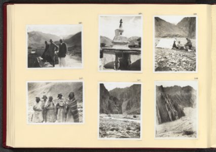 Albumblad met zes fotos. Linksboven Ph.C. Visser op het dak van het paleis in , Bestanddeelnr 24 54
