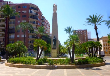 Alcira - Plaça del Regne, Monumento al Llaurador 3