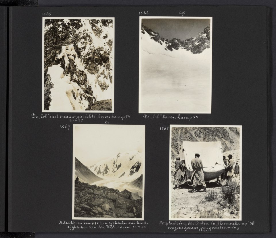 Albumblad met vier fotos. Linksboven de bergpas boven kamp 54 met Wächte op de, Bestanddeelnr 28 83