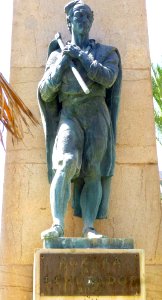Alcira - Plaça del Regne, Monumento al Llaurador 2