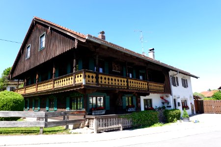 Albert-von-Iring-Straße 1