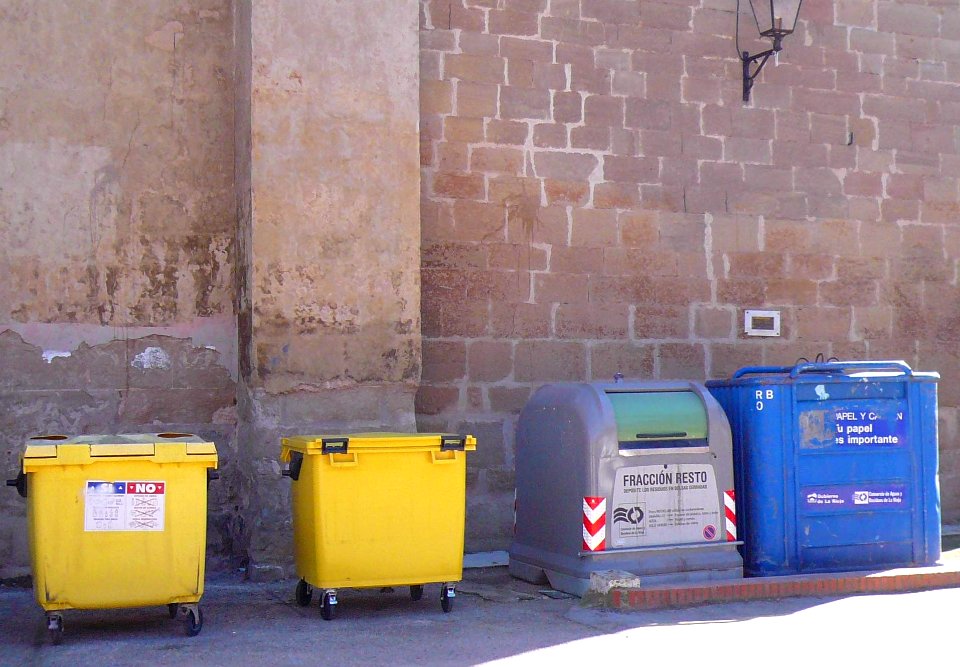 Alcanadre - Contenedores de reciclaje