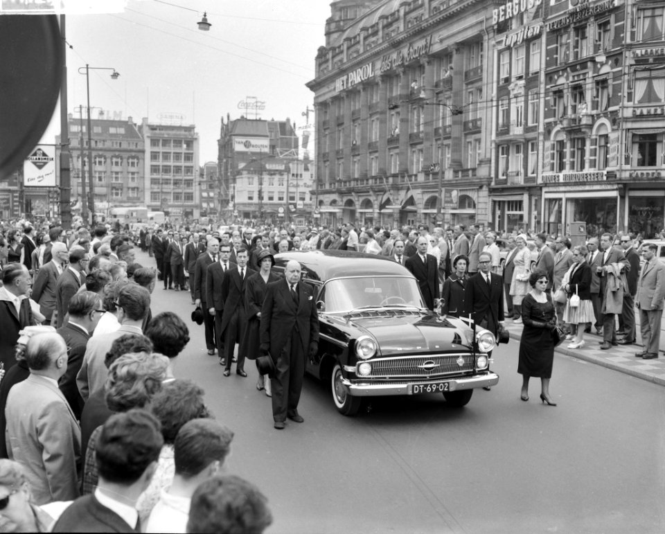 Albert van Dalsum, Ellen Vogel, Albert Mol, Marie Hamel, Guus Oster, Bestanddeelnr 912-5682