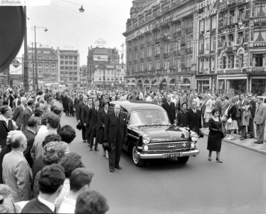 Albert van Dalsum, Ellen Vogel, Albert Mol, Marie Hamel, Guus Oster, Bestanddeelnr 912-5682