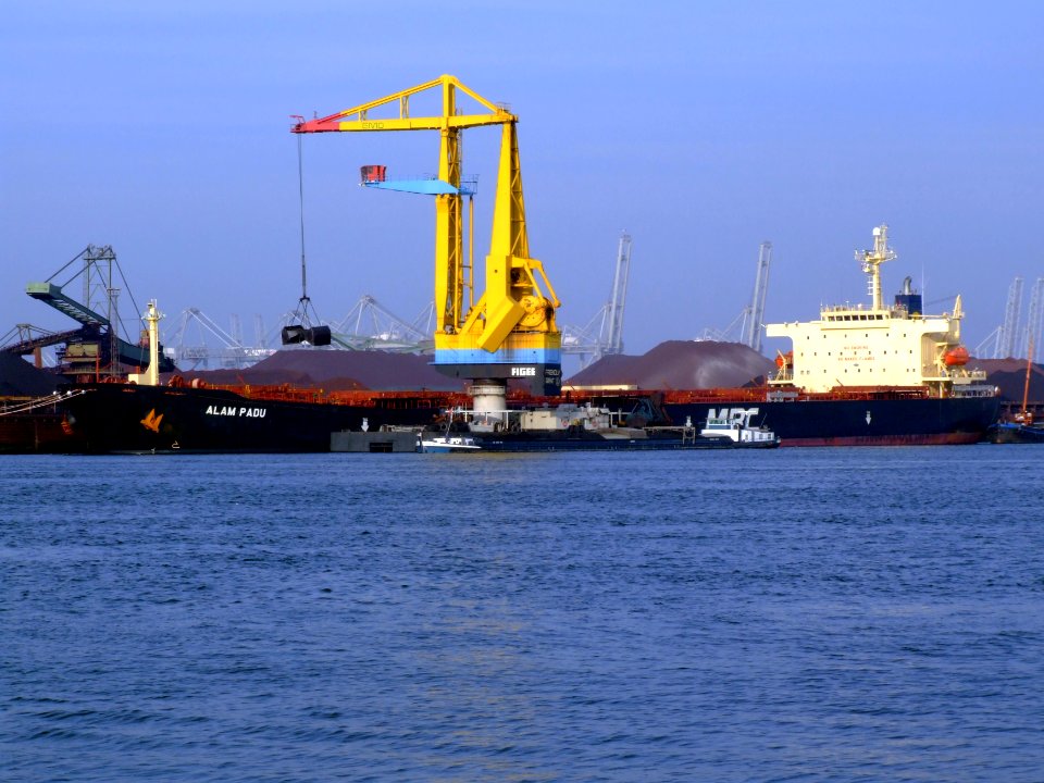 Alam Padu IMO 9285158, Mississippi harbour, Port of Rotterdam, Holland 18-Jan-2005