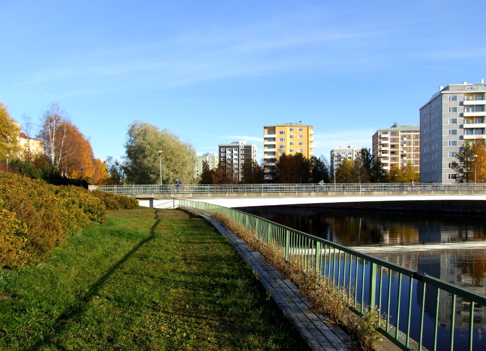 Alakanava Pedestrian and Bicycle Bridge Oulu 20071006 01