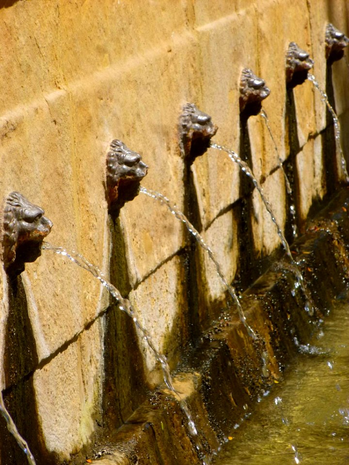 Alcañiz - Glorieta de don Telmo Lacasa, Fuente de los 72 caños 7