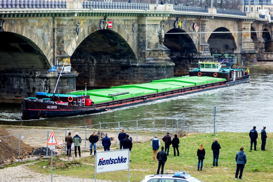 Albis havarie Albertbrücke Dresden
