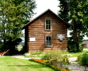 Albin Johnson log house