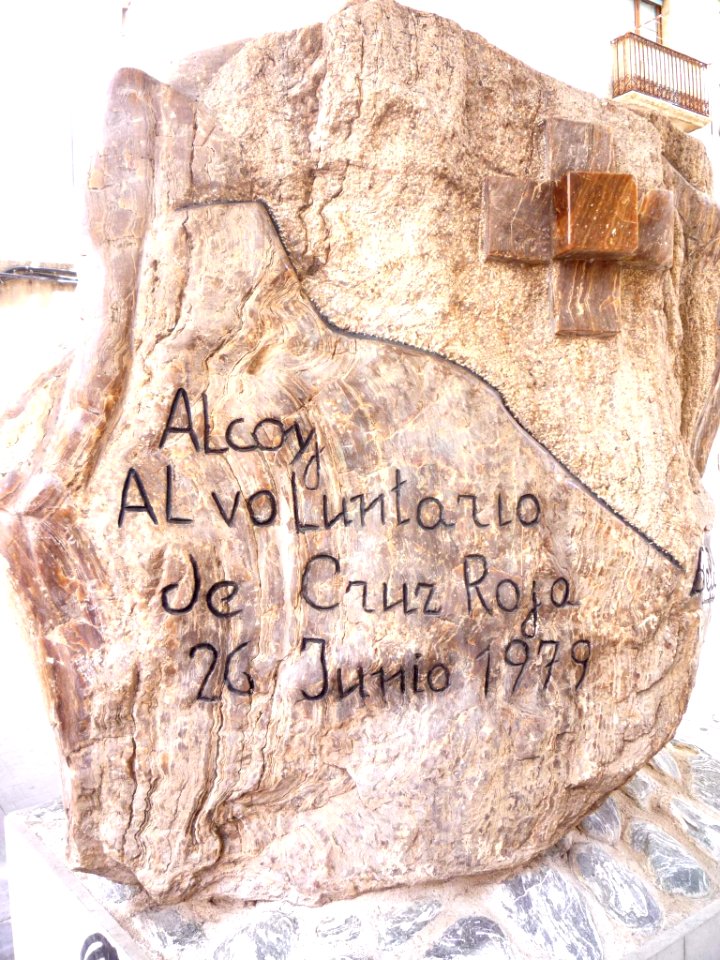 Alcoy - Monumento a los Voluntarios de la Cruz Roja 1