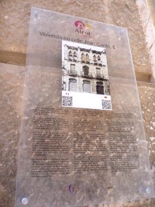 Alcoy - Edificio modernista en la calle Joan Cantó, 8 (2)