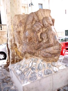 Alcoy - Monumento a los Voluntarios de la Cruz Roja 2