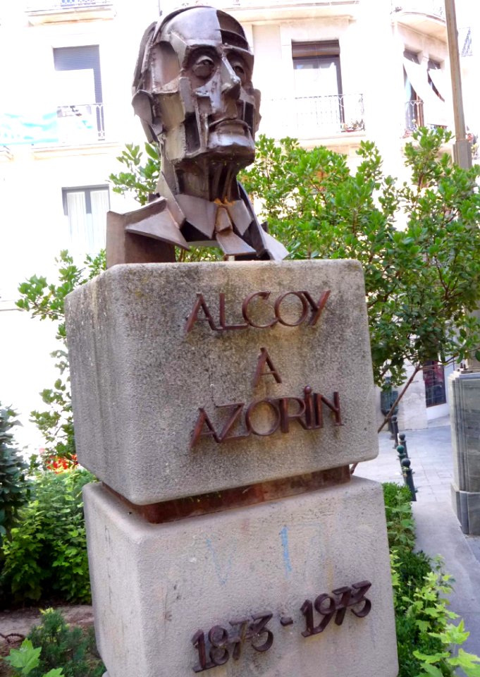 Alcoy - Monumento a Azorín