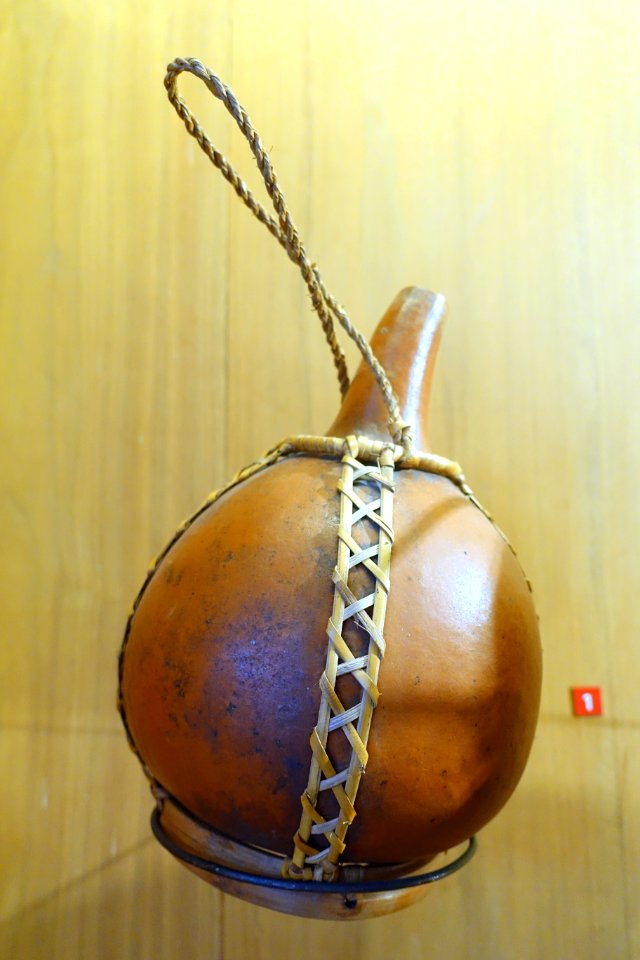 Alcohol calabash, Co Tu - Vietnam Museum of Ethnology - Hanoi, Vietnam - DSC03310