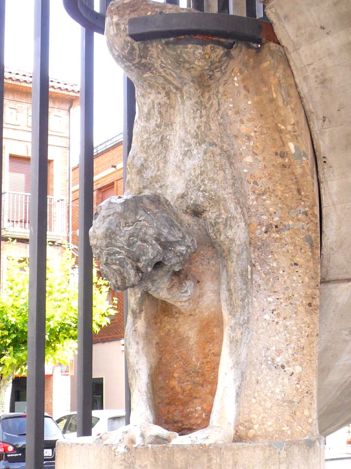 Aldeanueva de Ebro - Monumento de la Plaza de España 06