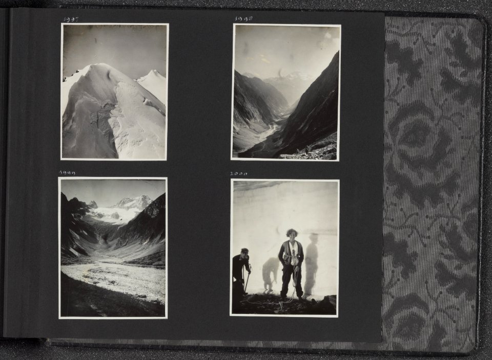 Albumblad met vier fotos. Linksboven sneeuwtop. Rechtsboven afdaling in het G, Bestanddeelnr 30 99