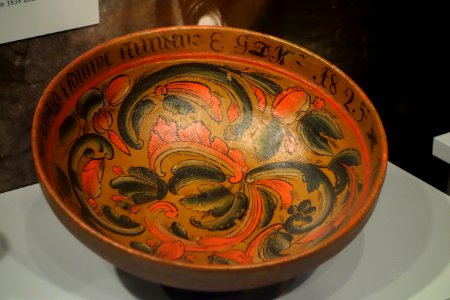 Ale bowl from Telemark, Norway, 1825 - Wisconsin Historical Museum - DSC03321