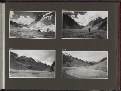 Albumblad met vier fotos. Linksboven Het Shaksgam-dal met op de voorgrond de g, Bestanddeelnr 39 13