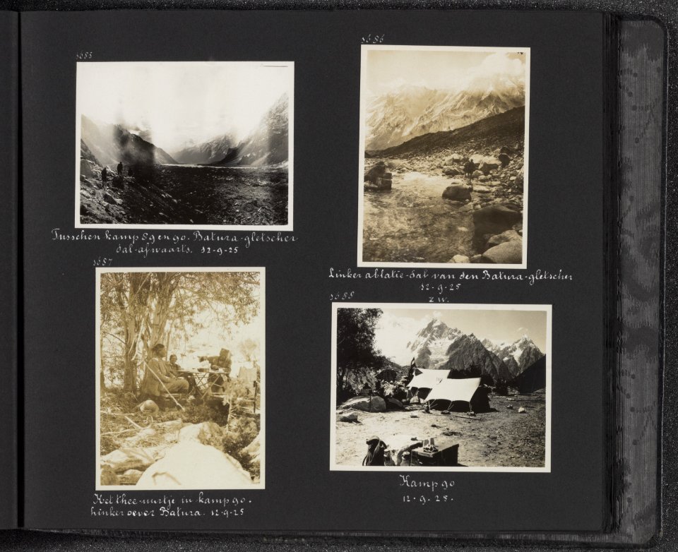 Albumblad met vier fotos. linksboven Opname gemaakt tussen kamp 89 en 90. Zich, Bestanddeelnr 29 45