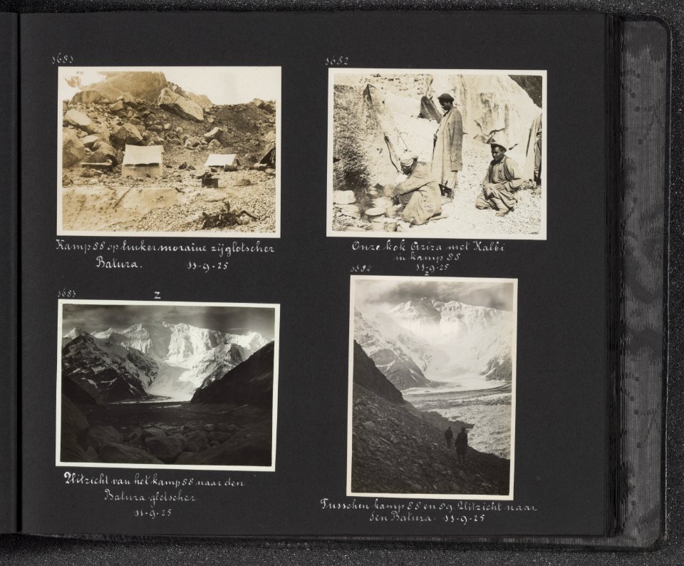 Albumblad met vier fotos. linksboven Kamp 88 op de linker morene van een zijgl, Bestanddeelnr 29 43