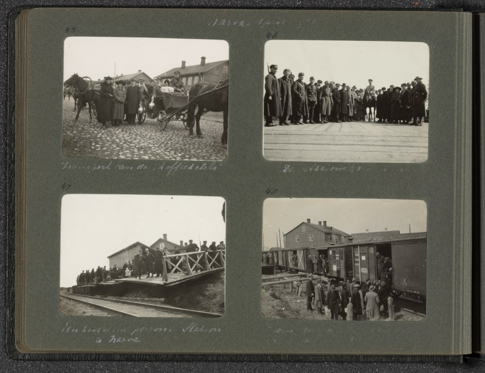 Albumblad met vier fotos. Linksboven transport van koffieketels te Narva. Jenn, Bestanddeelnr 20 14